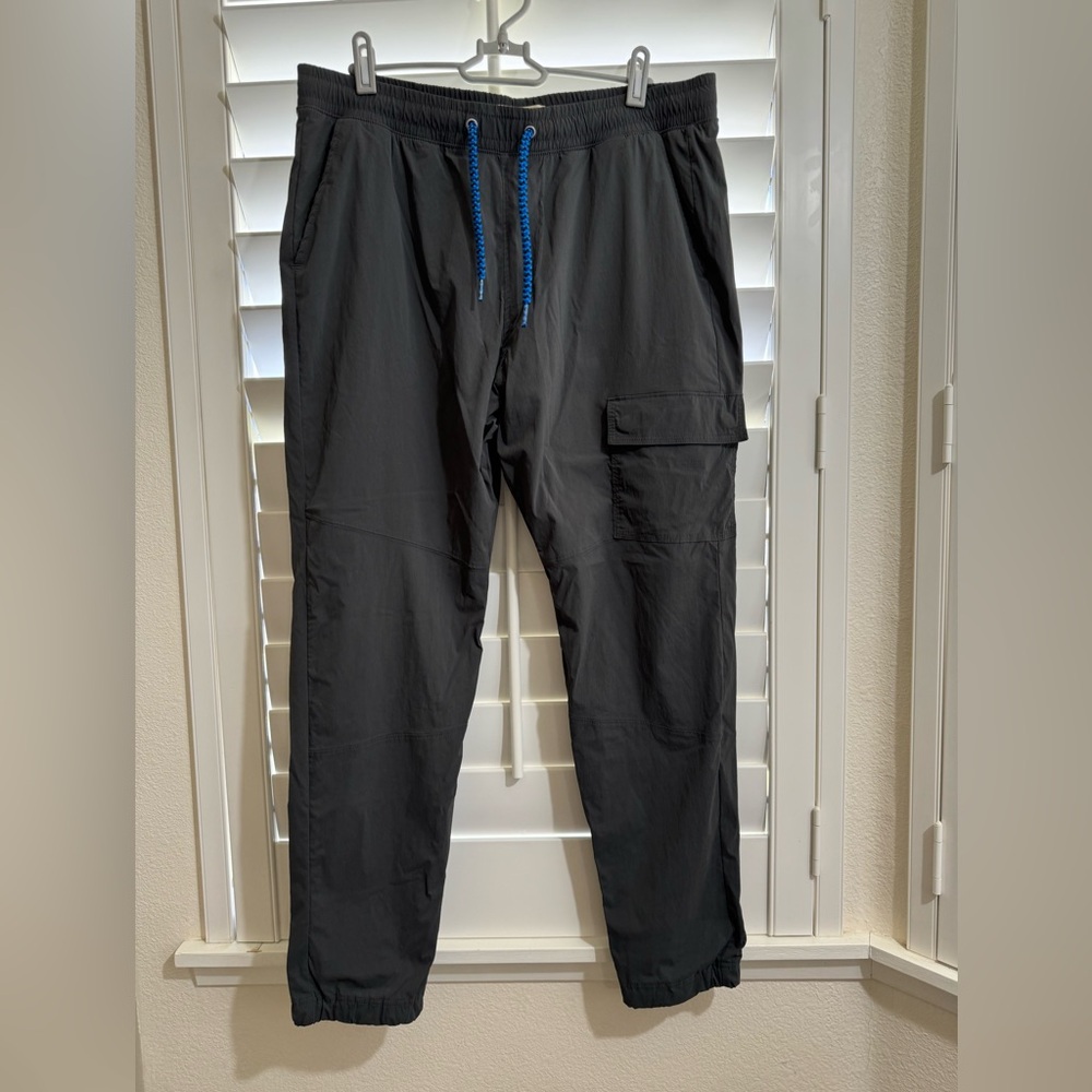 Hollister Men’s Elastic Waist Long Pants - Size Medium.